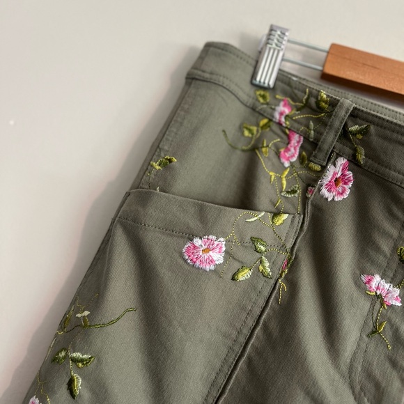 LoveShackFancy Atworth Cargo Embroidered pant Floral Size 12 Olive Green - Picture 14 of 16